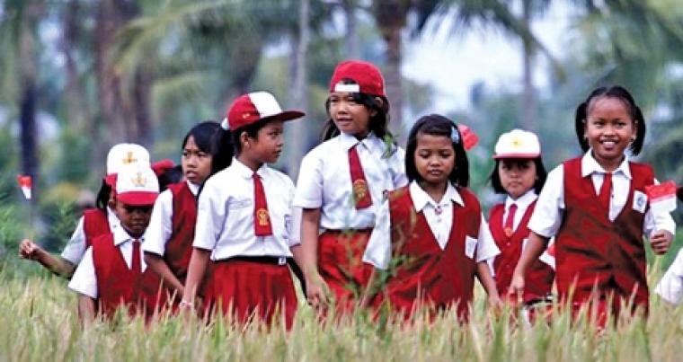 Guru Ujung Tombak Wajib Pendidikan Dasar