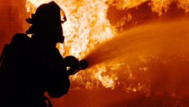 Apartemen di Penjaringan JAKUT Terbakar, 16 Unit Damkar Dikerahkan