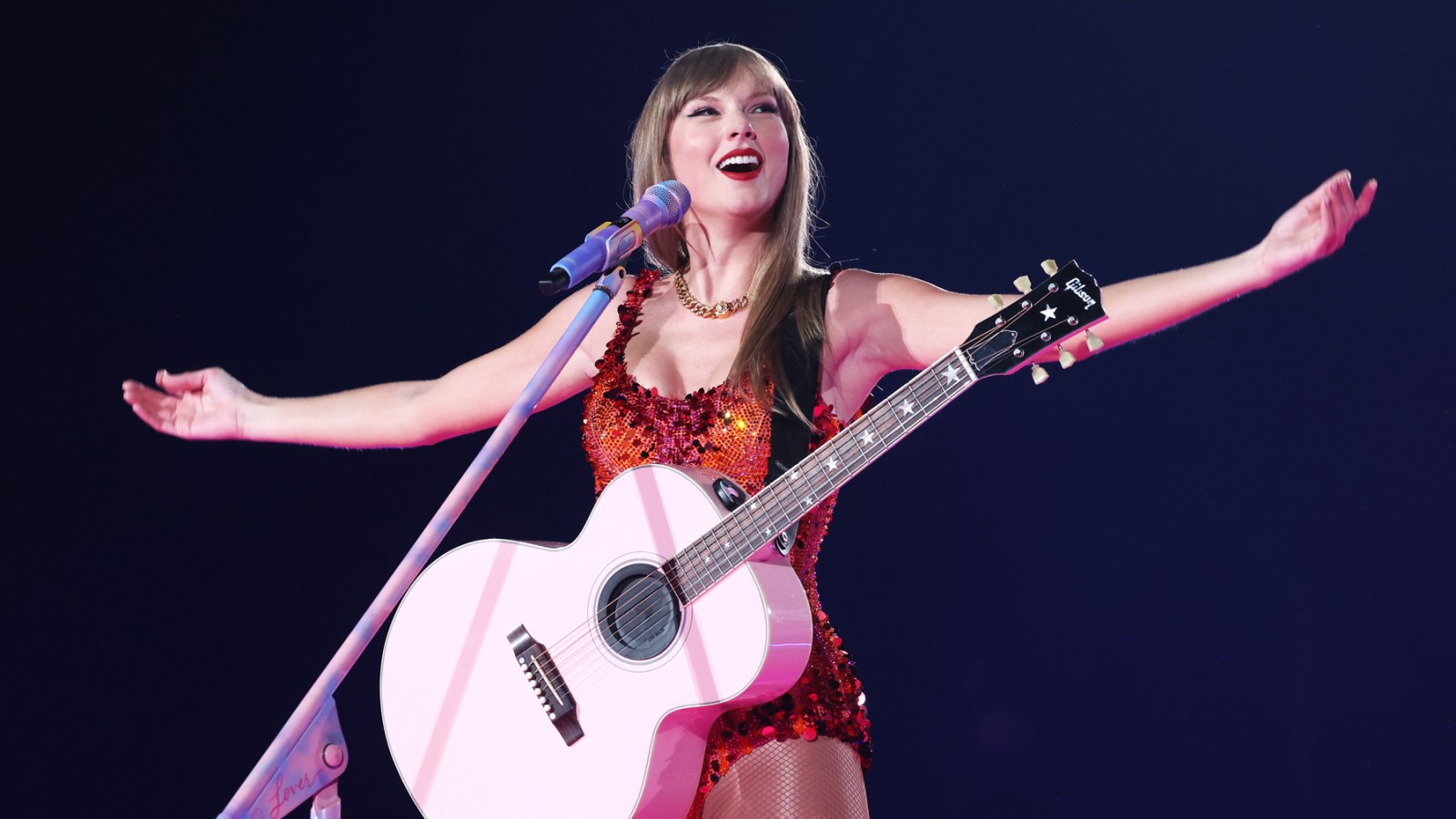 Taylor Swift Menambahkan Lagu 'Tortured Poets Department' ke Daftar Set